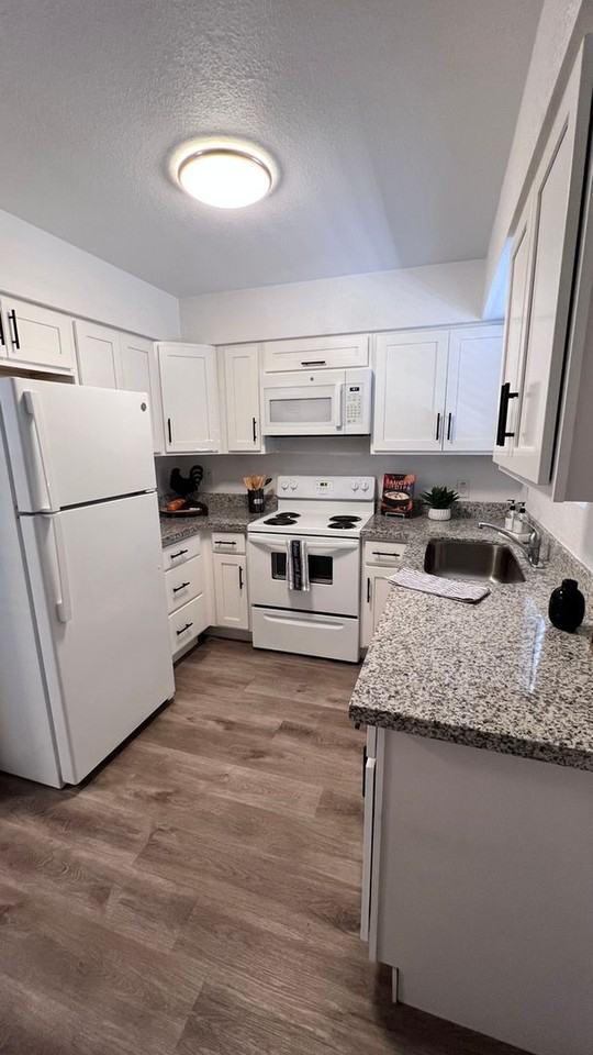 2941 E Cicero St - Photo 3 of 18