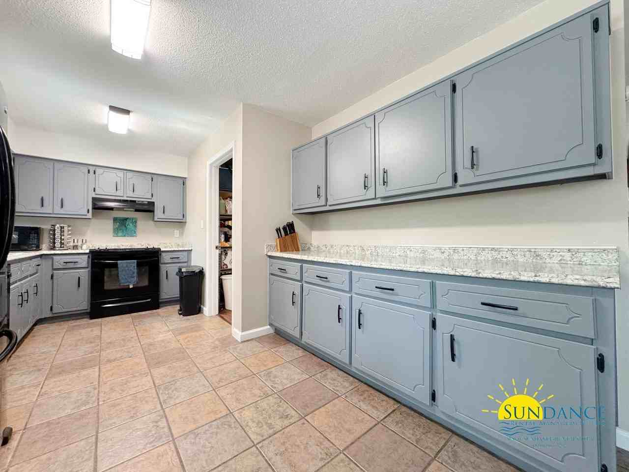 48 Cape Dr Nw - Photo 3 of 19