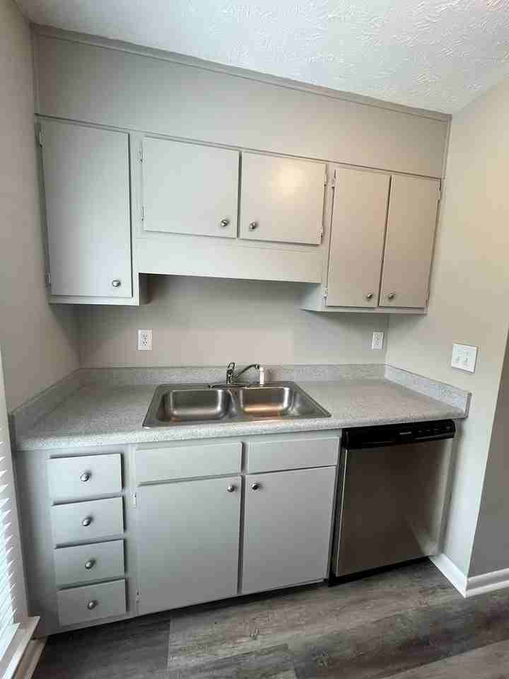 514 Mill Cove Ct - Photo 6 of 15