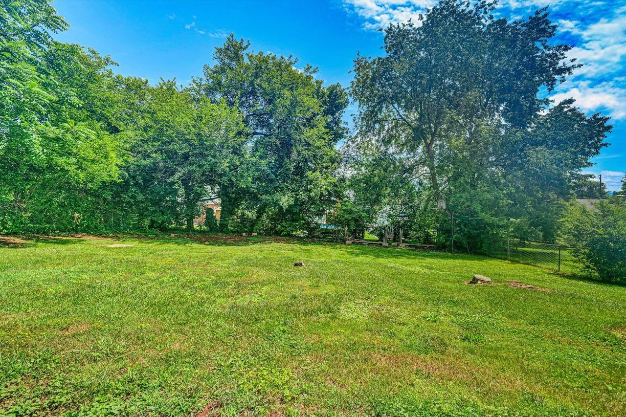 5333 Thornrose Rd - Photo 3 of 17