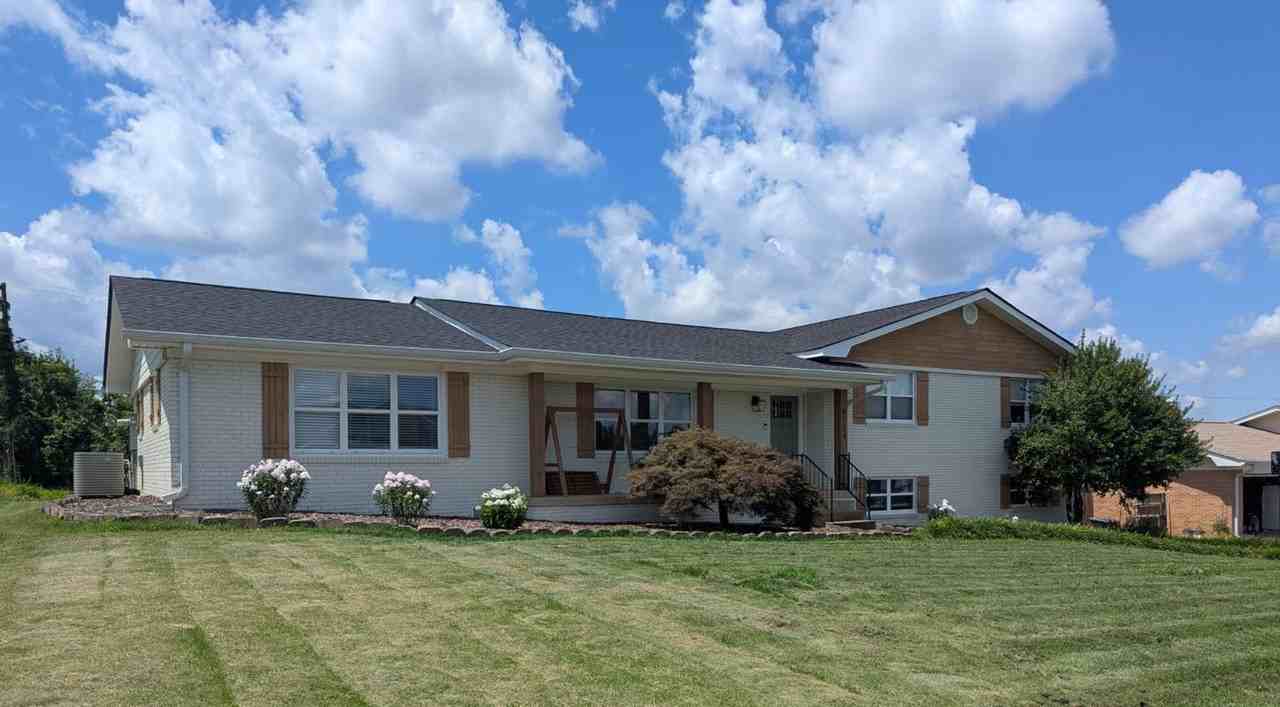 8134 Holly Crest Dr - Photo 2 of 26