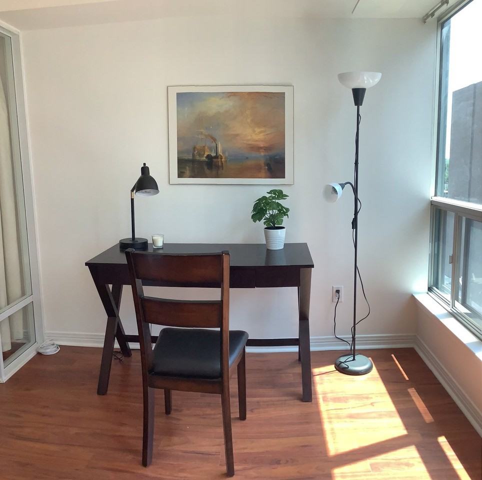 942 Yonge St - Photo 2 of 10