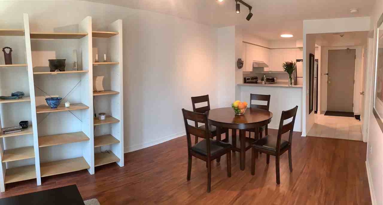 942 Yonge St - Photo 3 of 10