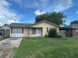 featured image of 115 Lee Ave