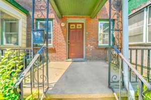 featured image of 94 Oak St