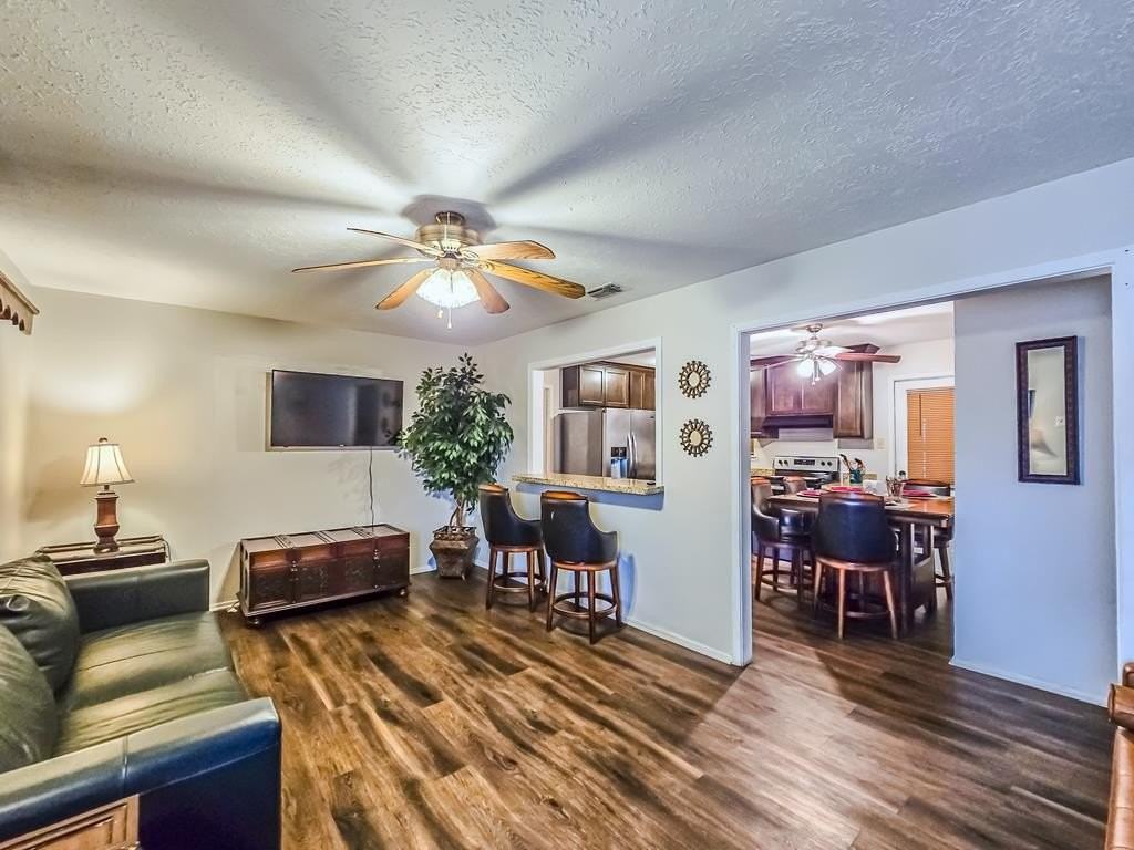 2461 Ralph Dr - Photo 3 of 28