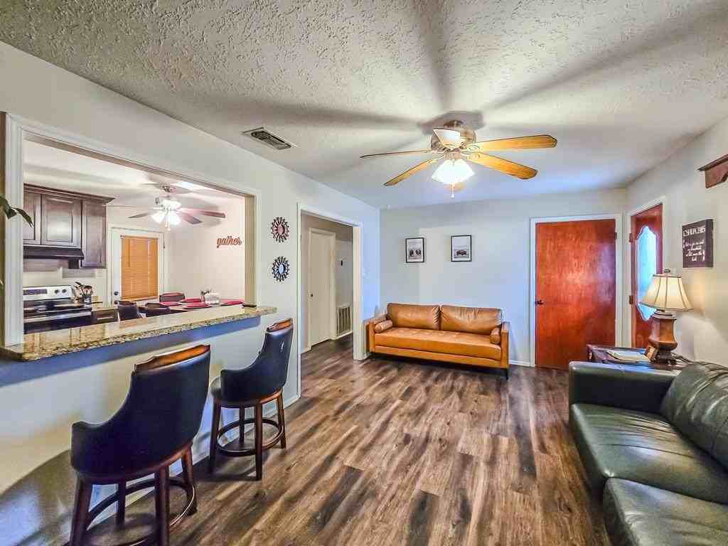 2461 Ralph Dr - Photo 5 of 28