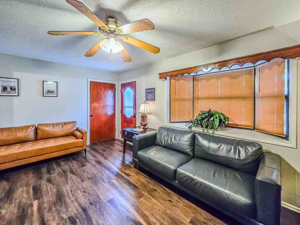 2461 Ralph Dr - Photo 6 of 28