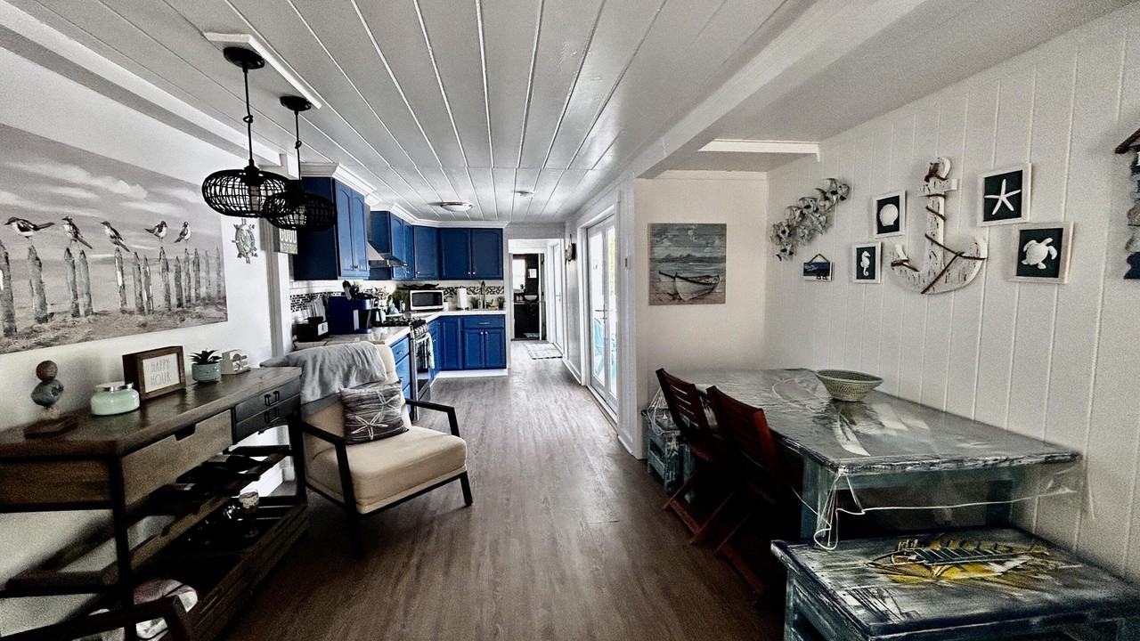 124 South Bay Harbor Drive - Photo 4 of 43