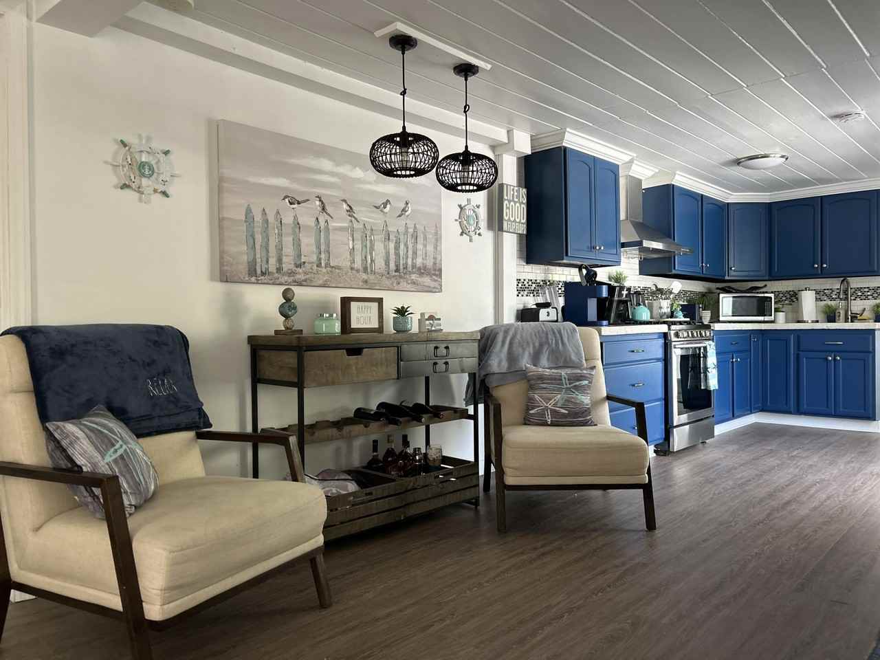 124 South Bay Harbor Drive - Photo 5 of 43