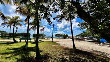 featured image of 124 S Bay Harbor Dr