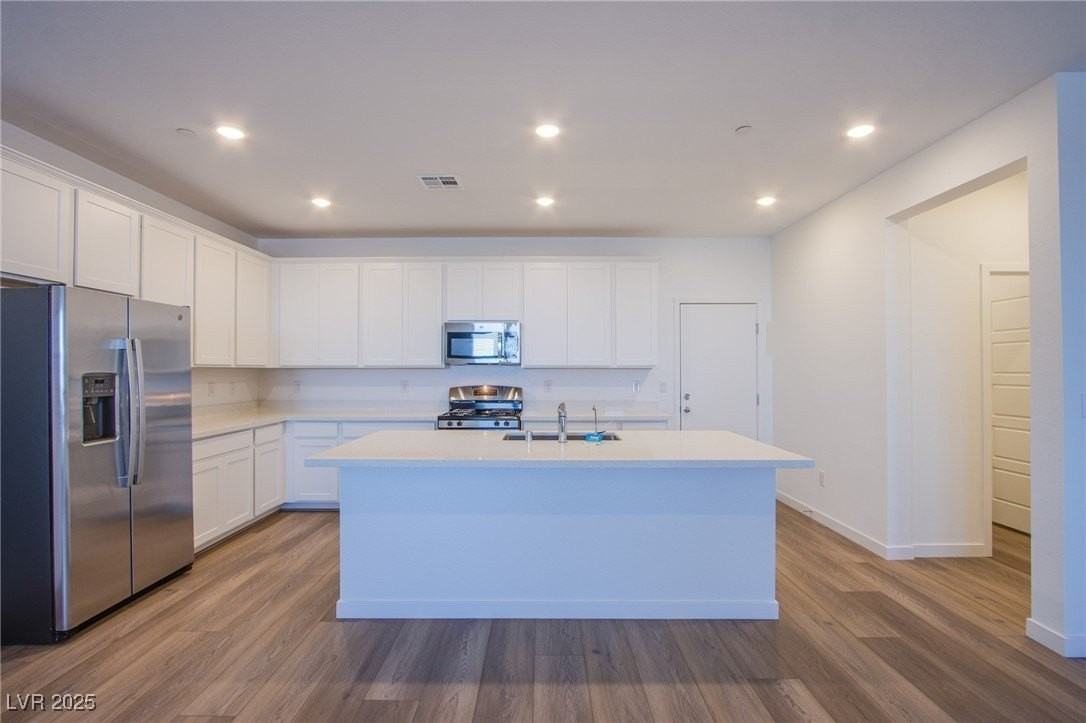 252 Walsh Peak Ave - Photo 4 of 29