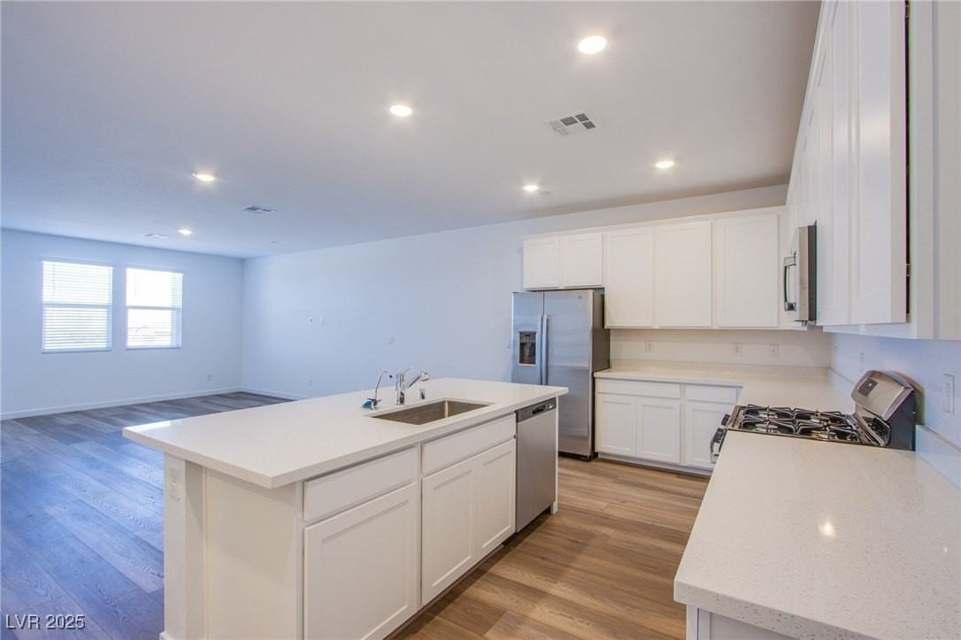 252 Walsh Peak Ave - Photo 6 of 29