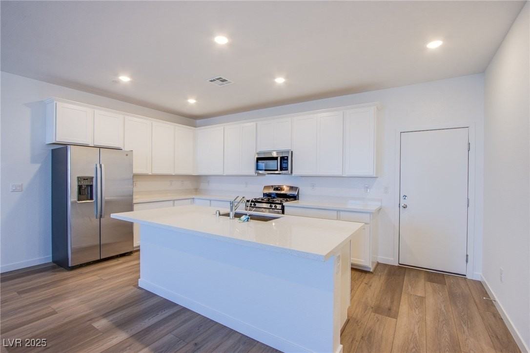 252 Walsh Peak Ave - Photo 7 of 29