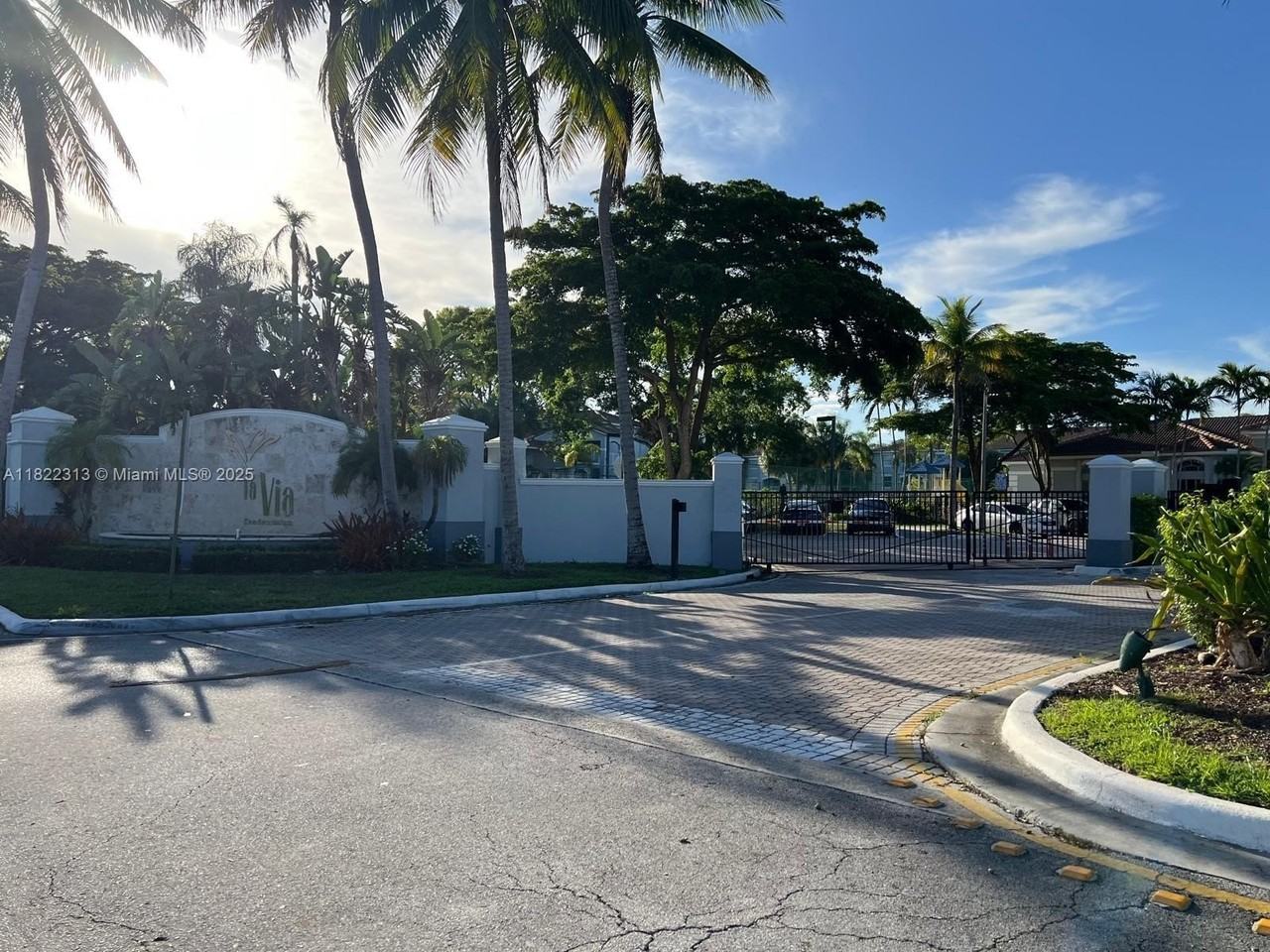 9645 Northwest 1st Court #1-209 - Photo 5 of 50