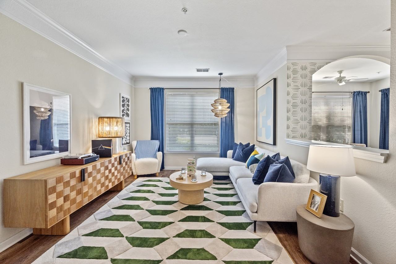 Hideaway at Greenbrier - Photo 2 of 42