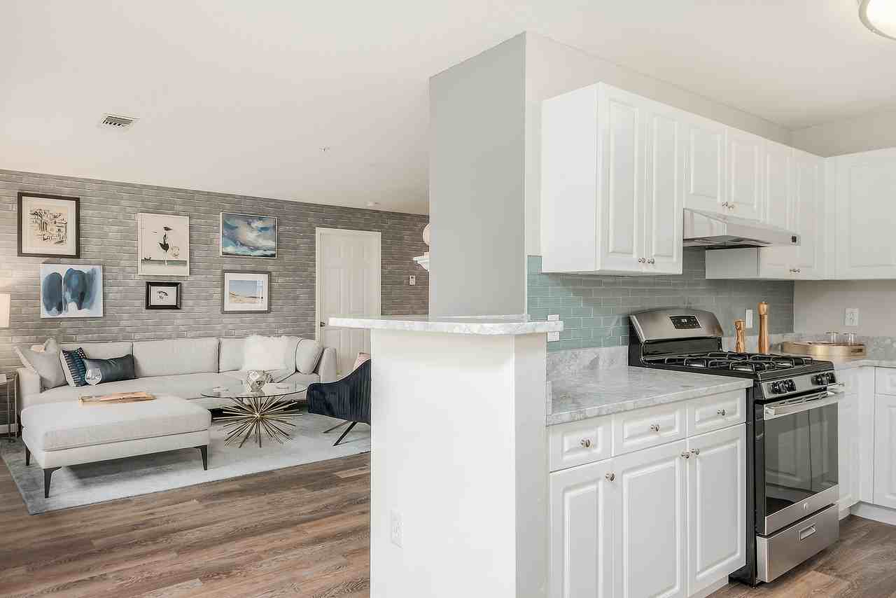 Essex Apartment Homes - Photo 3 of 21