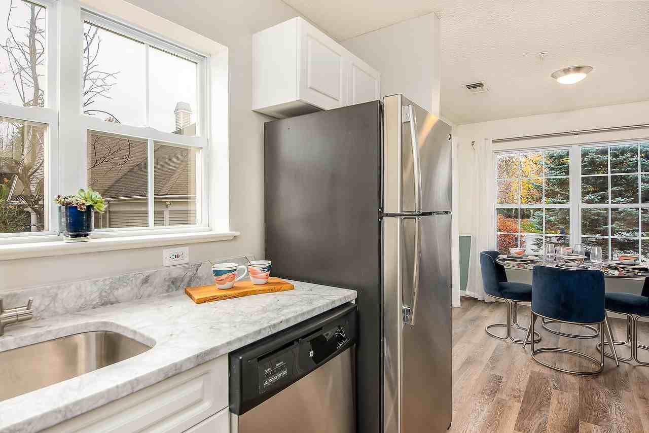 Essex Apartment Homes - Photo 4 of 21