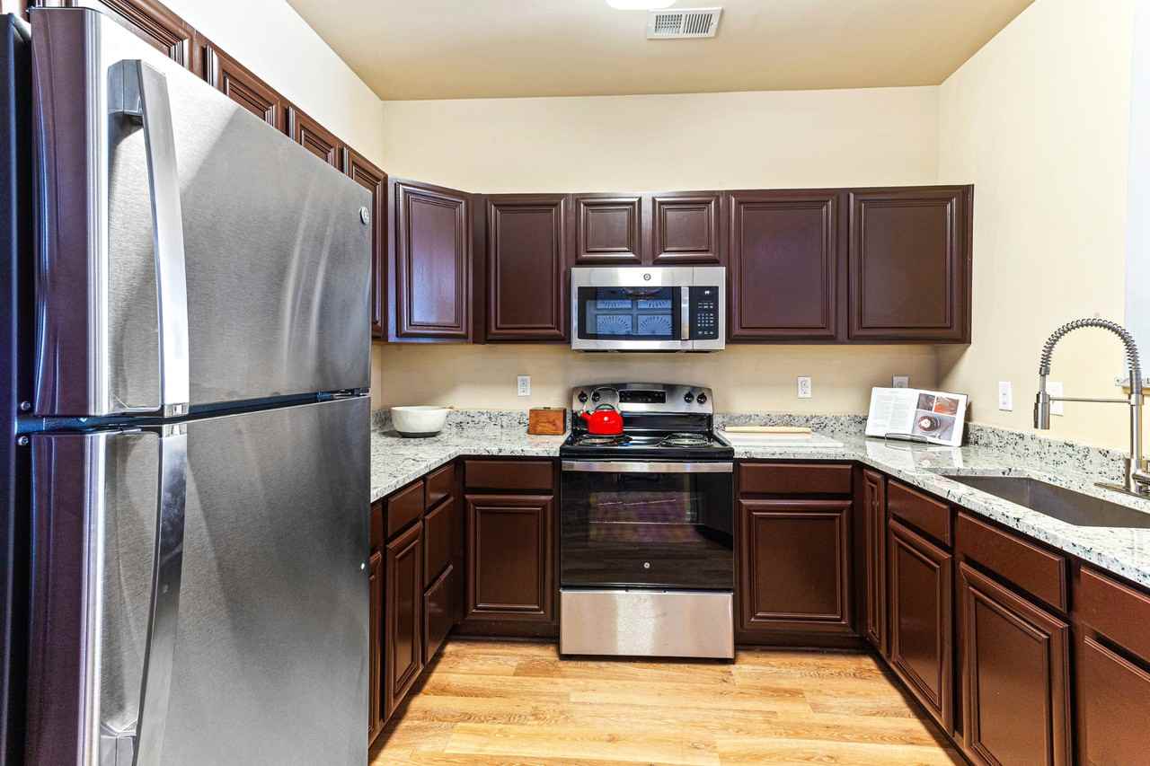 Enclave at Pamalee Square - Photo 4 of 43