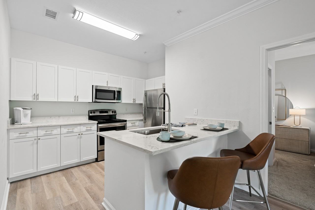 Charles At Bellingham - Photo 3 of 33