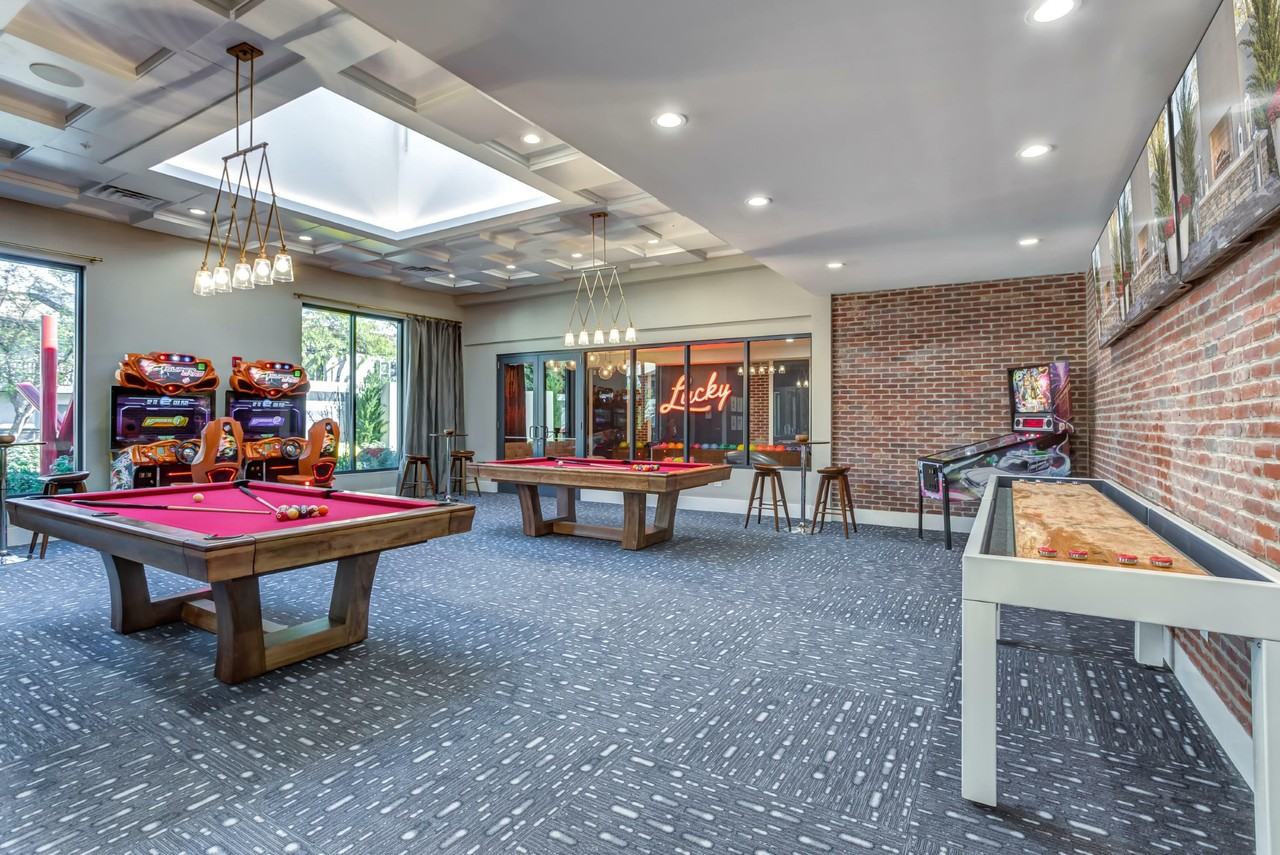 Residences at Arlington Heights - Photo 6 of 37