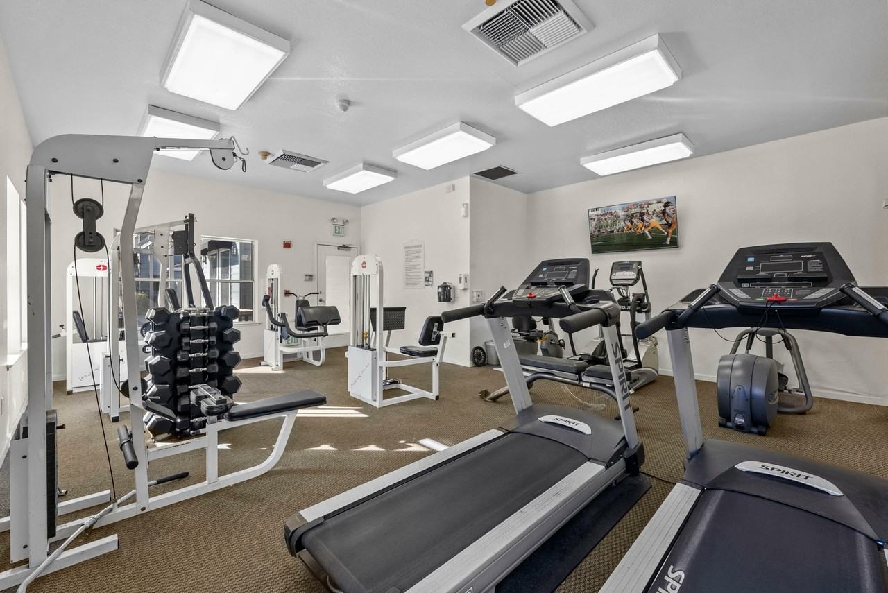 Parkside Glen - Photo 2 of 16