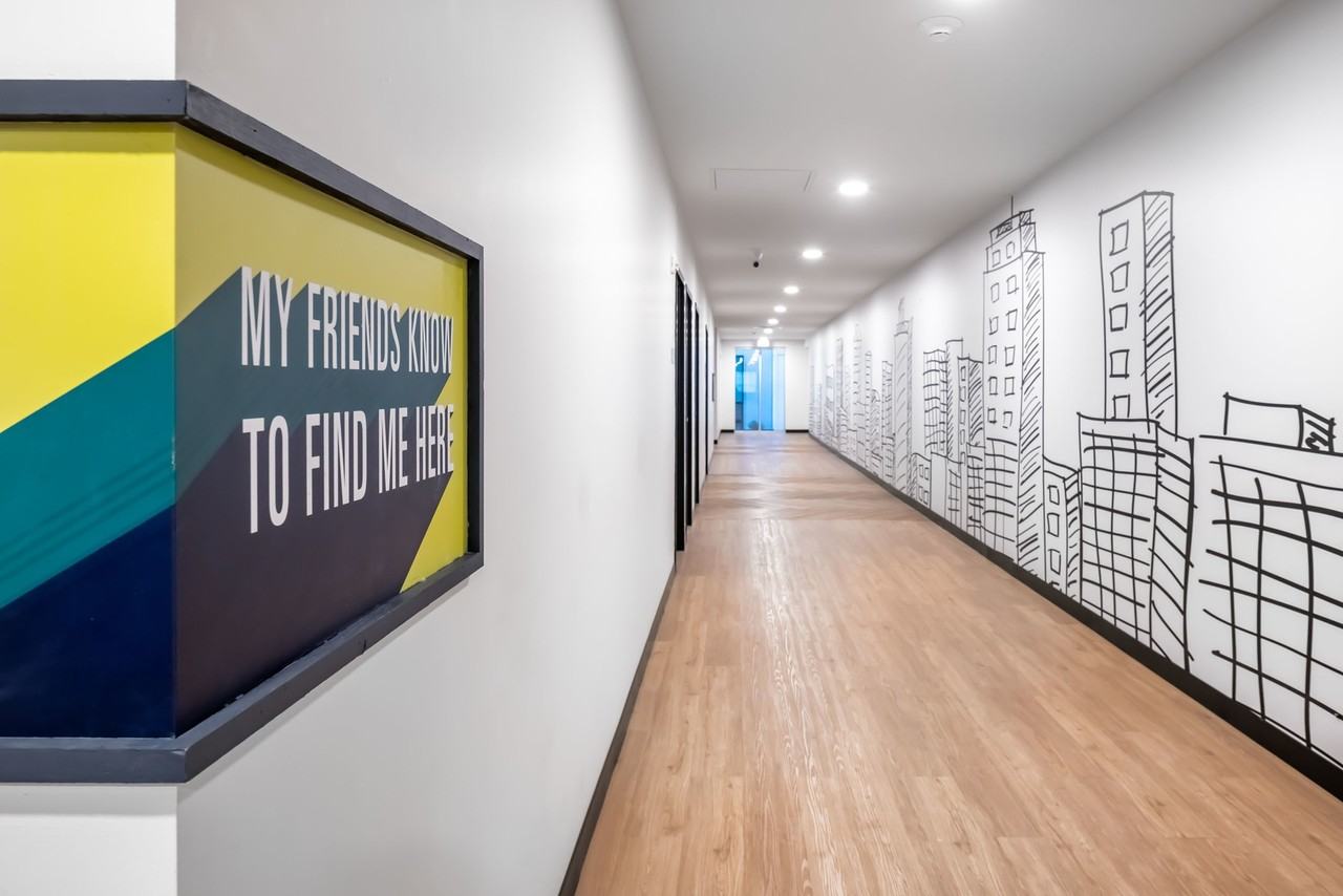 Proxi Lawrence - Photo 2 of 28