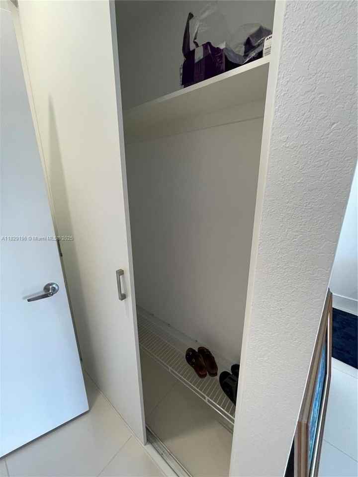 254 Nw 11th Ct - Photo 6 of 33