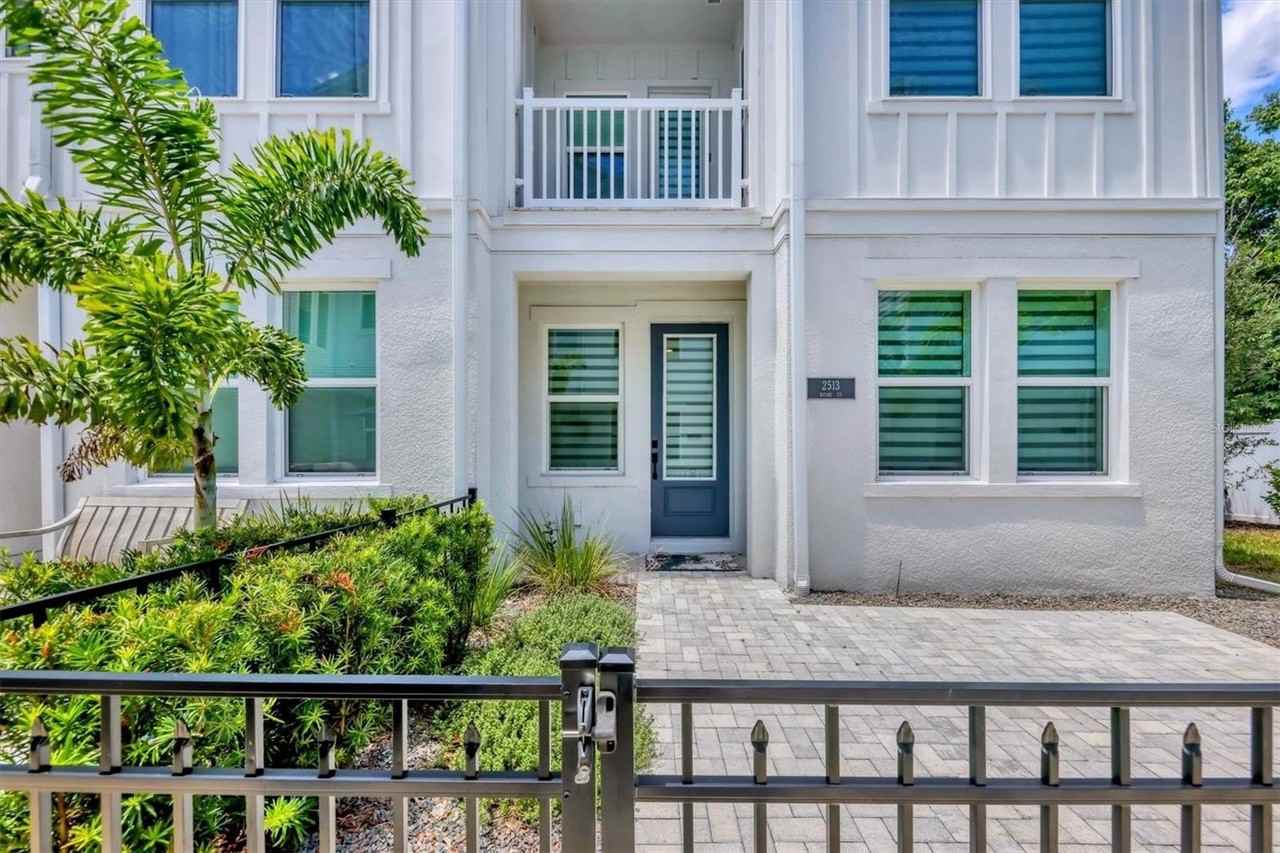 2513 Boone Ct - Photo 3 of 50