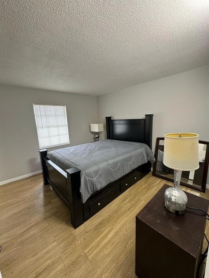 1649 W Oak Ridge Rd #1649C - Photo 3 of 8