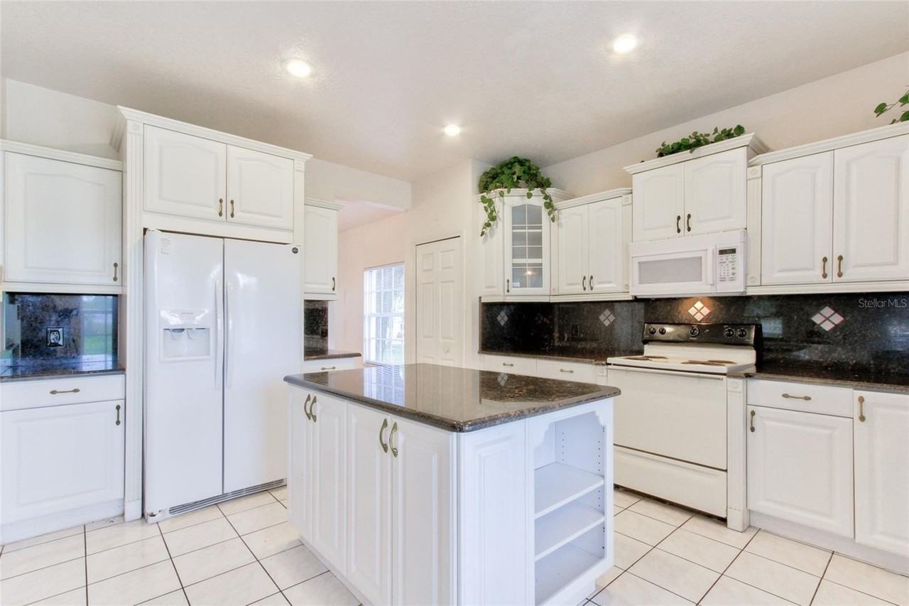 4905 Lake Cecile Dr - Photo 5 of 50