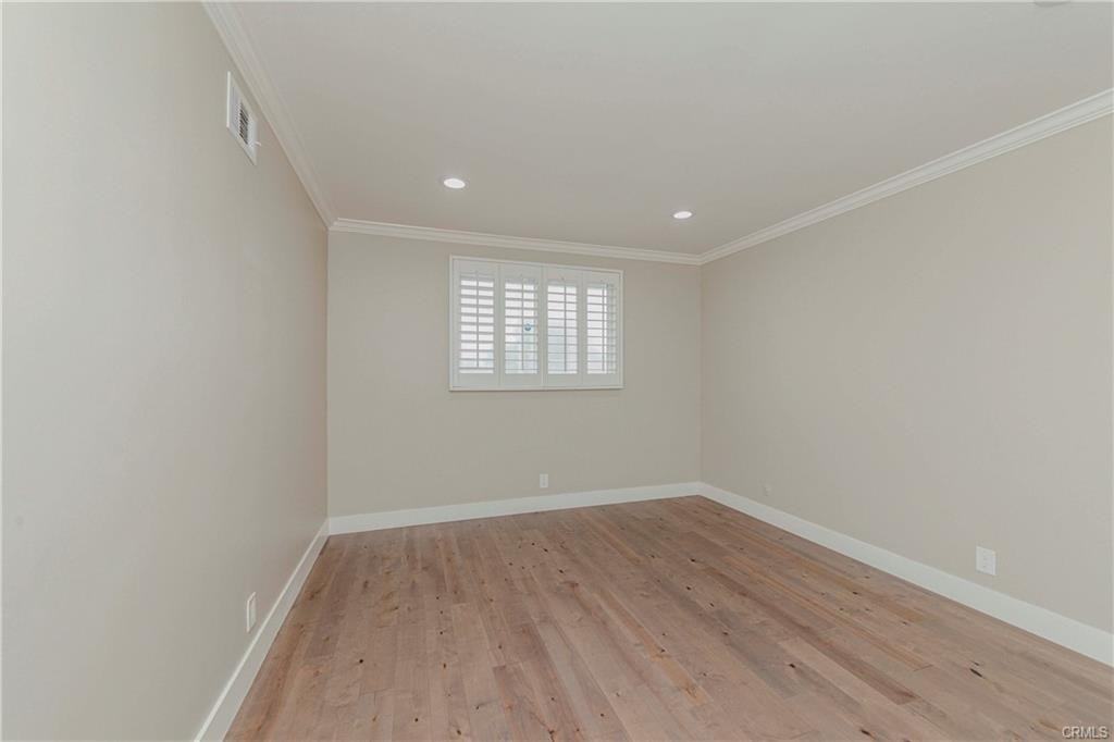 23404 Elm Ave - Photo 2 of 8