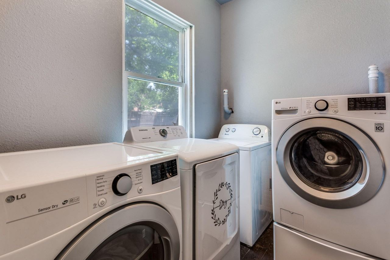 Avenue D - Photo 2 of 5