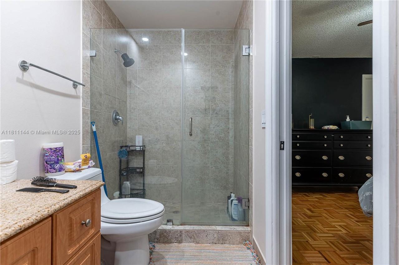 6931 Sw 154th Ct - Photo 3 of 8