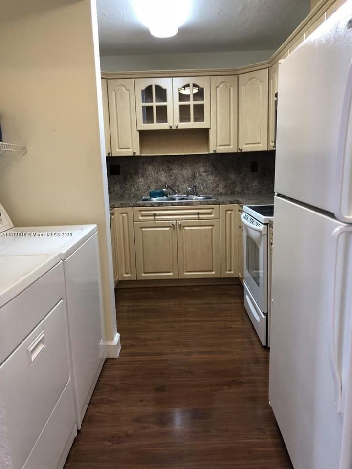 19558 Nw 55th Circle Pl #19558 - Photo 3 of 8