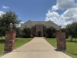 featured image of 7304 Meadow Glen Dr