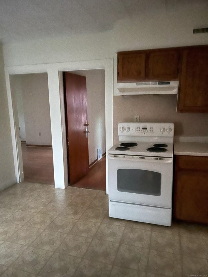 61 Glendale Ave - Photo 3 of 9