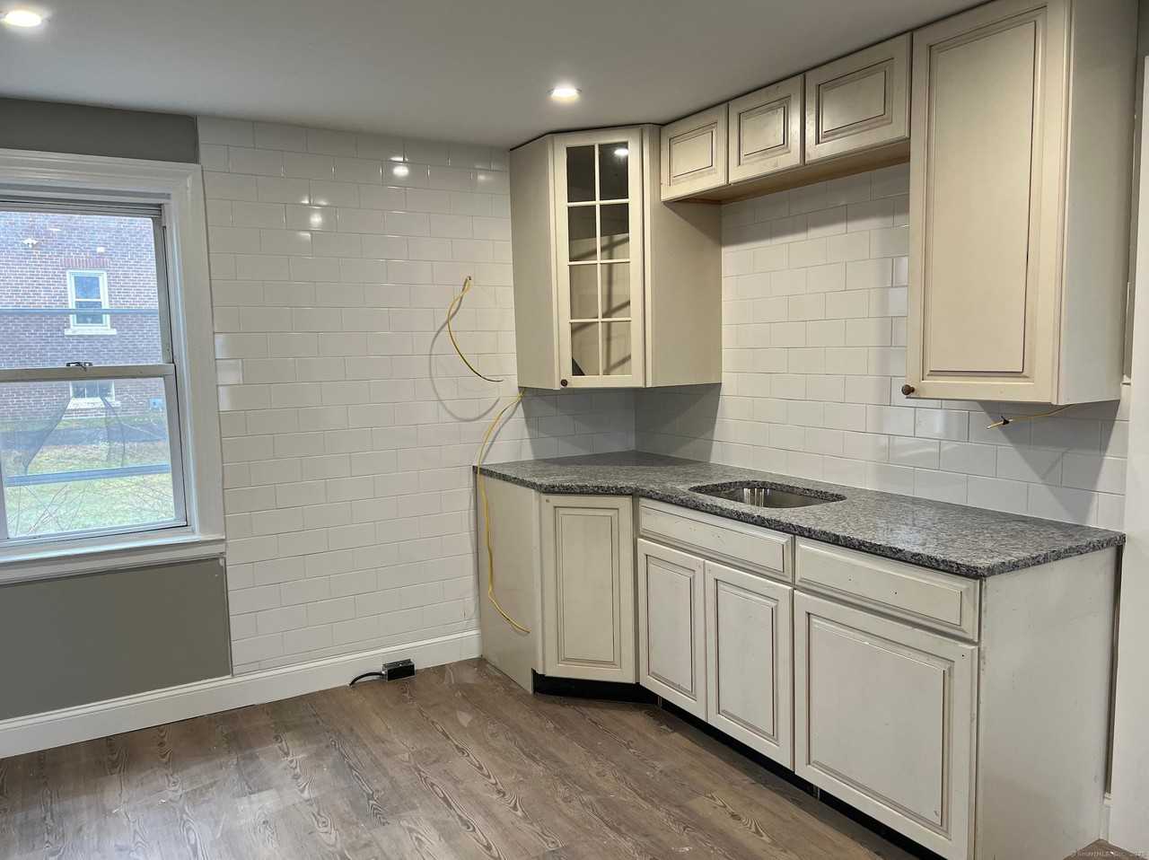 178 New Britain Rd - Photo 3 of 10