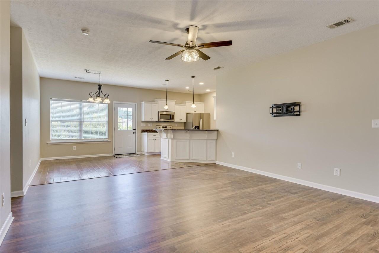 178 Kline St Nw - Photo 3 of 35