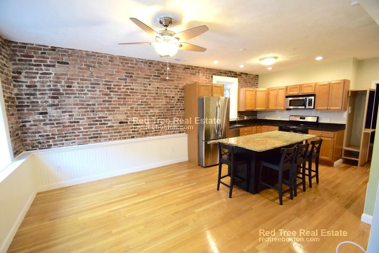 172 Cottage St #3 - Photo 4 of 17