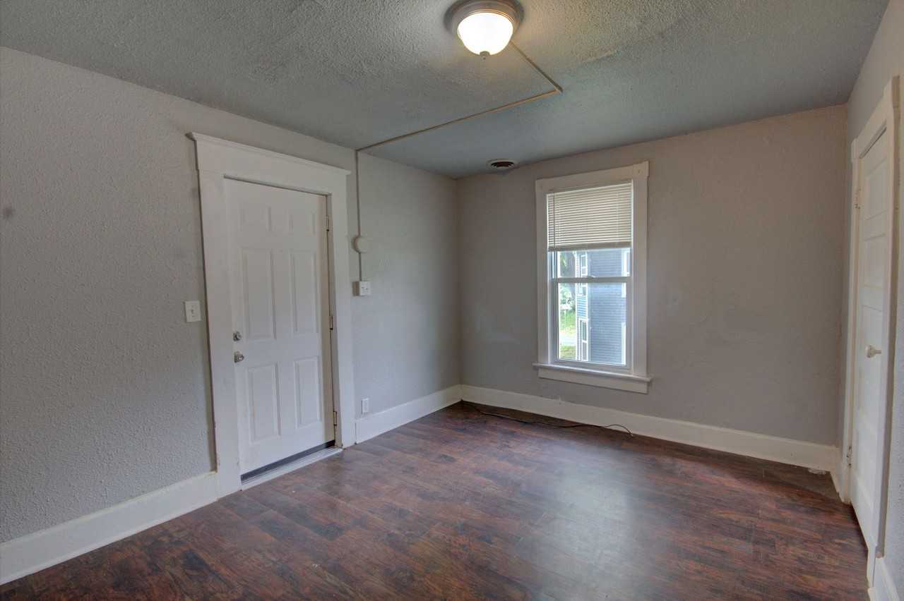 1320 1/2 Brown St - Photo 5 of 15