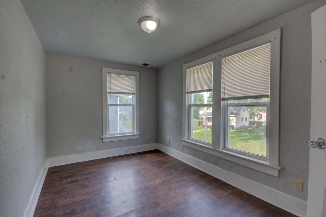 1320 1/2 Brown St - Photo 6 of 15