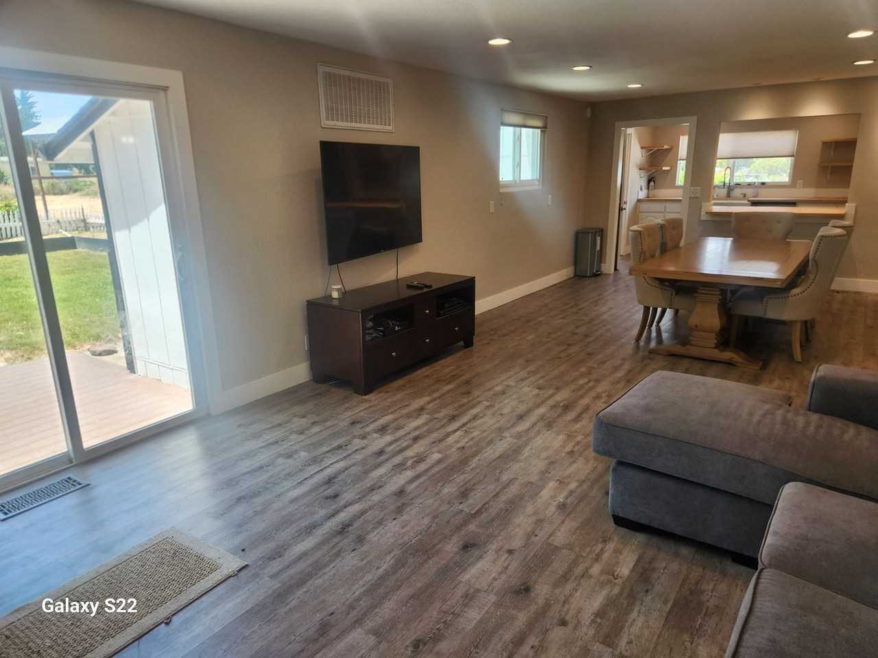 5370 Daywalt Ln - Photo 6 of 32