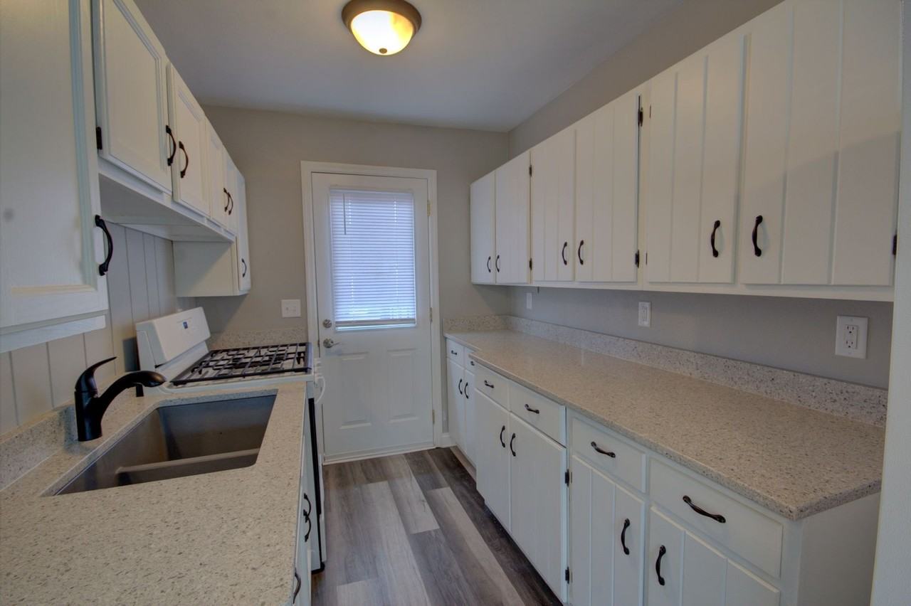 3906 24th St - Photo 3 of 19