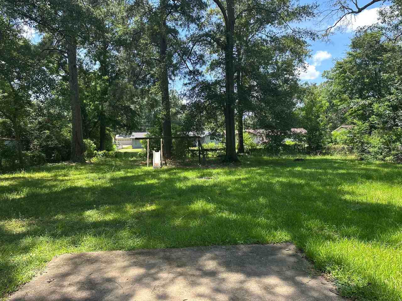 311 Francis St - Photo 2 of 11