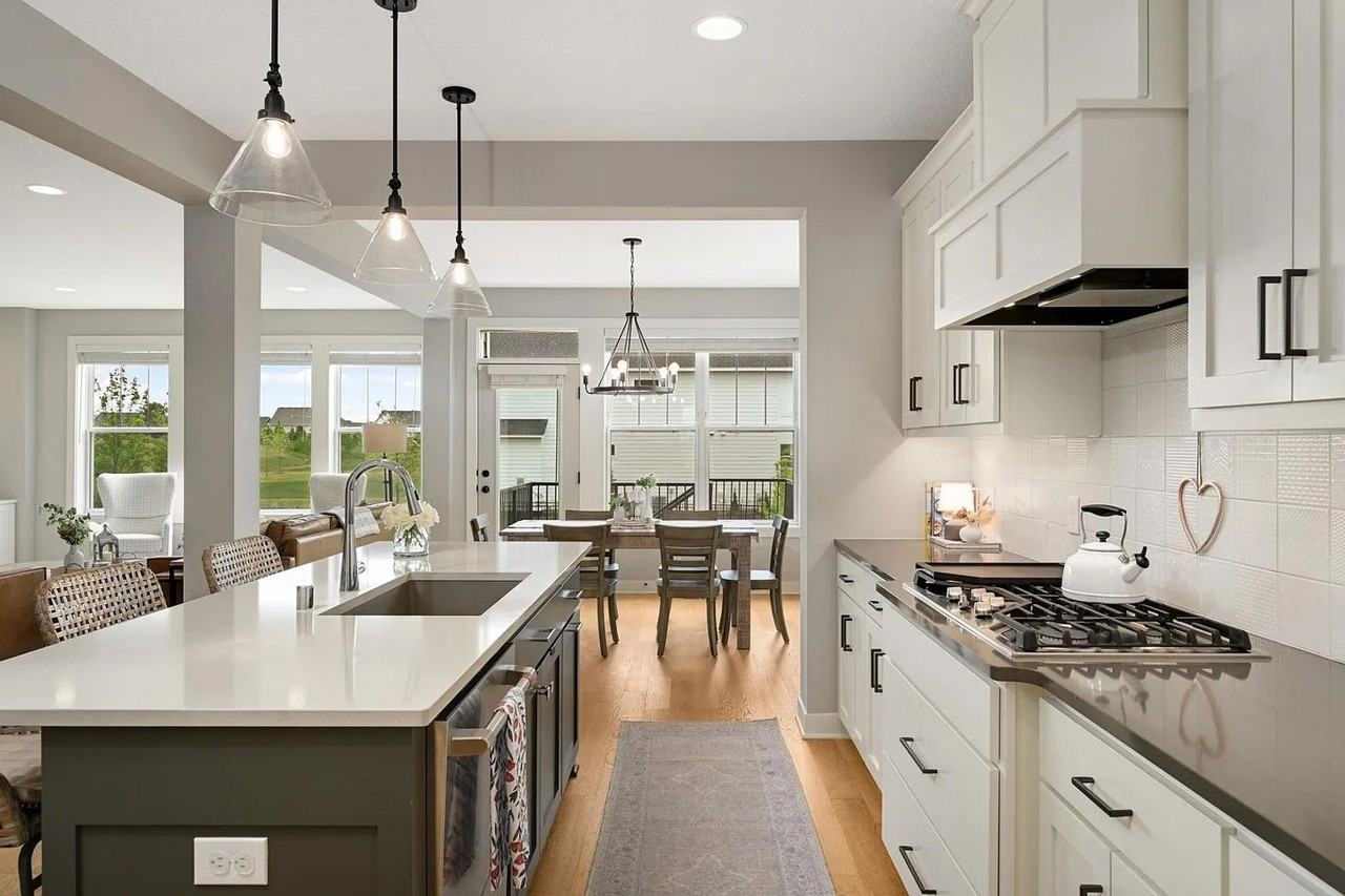 9769 Iron Horse Rd - Photo 3 of 43