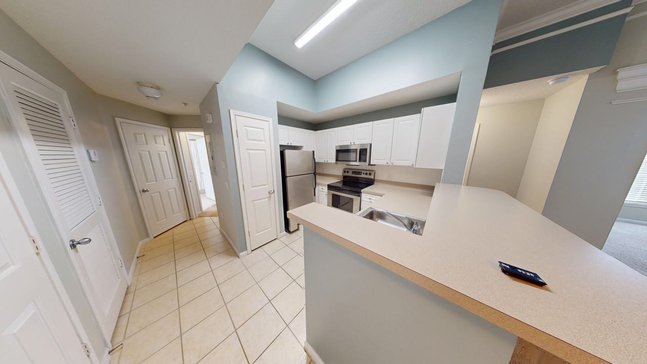 235 Goldenrain Dr #303 - Photo 5 of 11