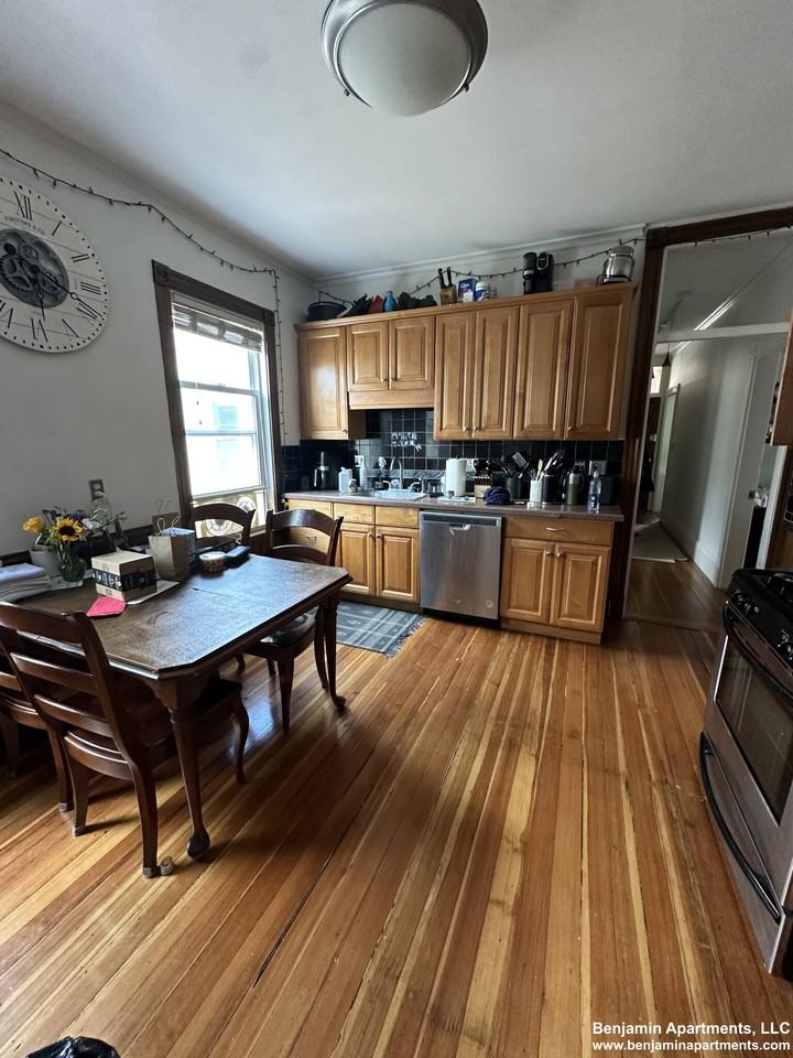 6 Bellflower St #3 - Photo 3 of 20