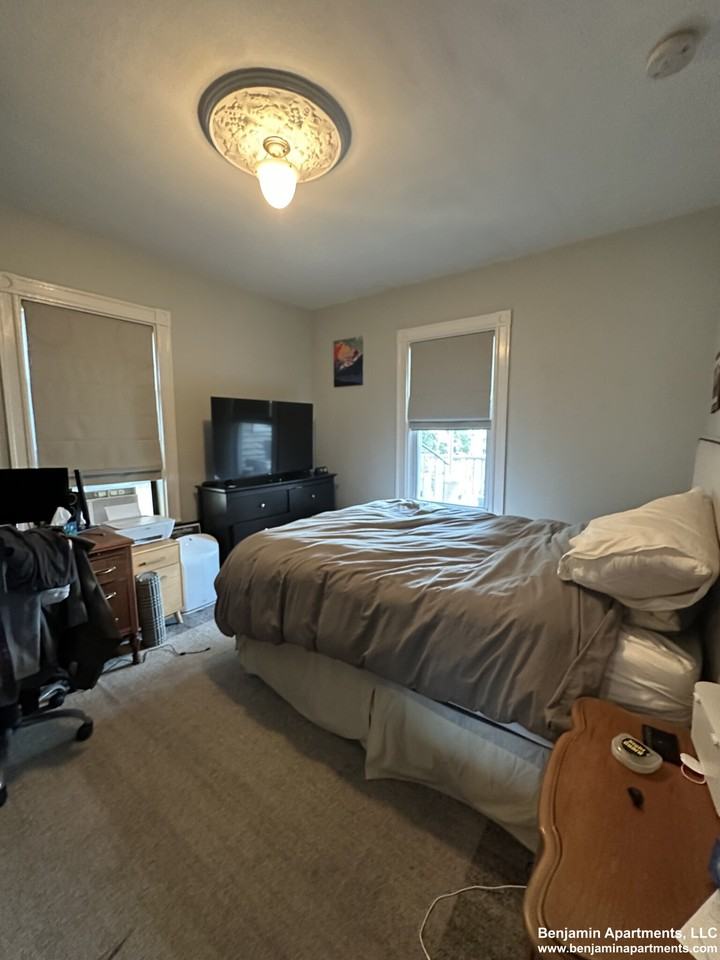 6 Bellflower St #3 - Photo 4 of 20