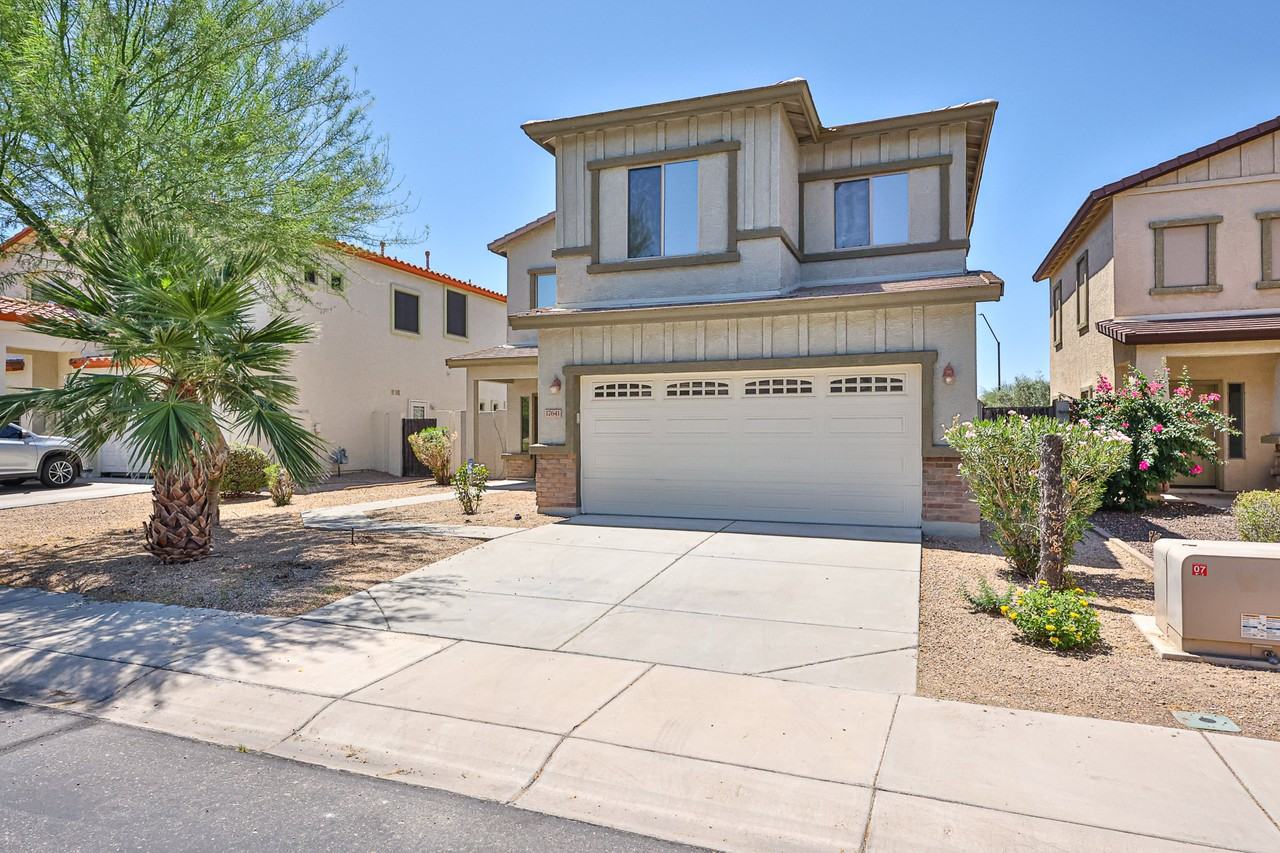 17641 W Young St - Photo 3 of 35